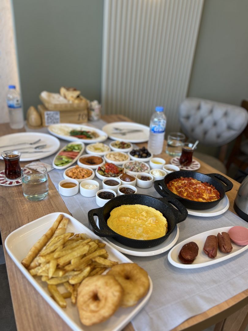 Geleneksel Serpme Kahvalltı 